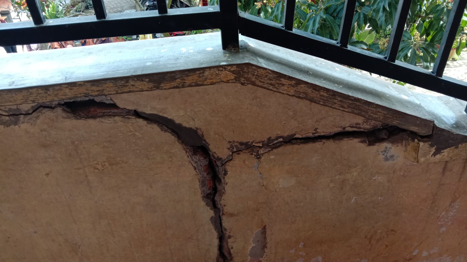 Gempa Di SUMBAR Terasa Di Tanjungbalai Sejumlah Sekolah Mengalami Keretakan 