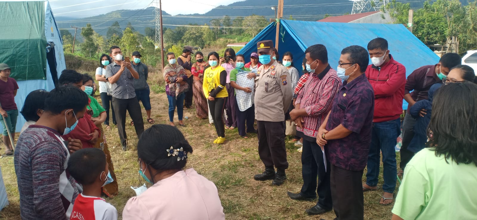 Pemkab Bantu Korban Kebakaran di Desa Sionggang Tengah ,Lumban Julu