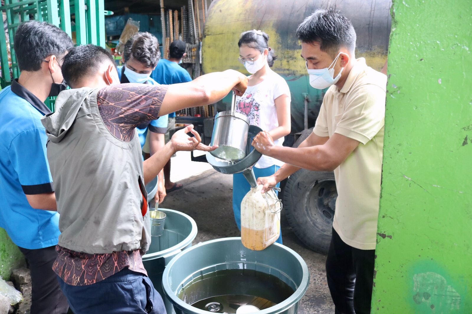 Pemko Medan Bersama PTPN IV Operasi Pasar Minyak Goreng di Pusat Pasar