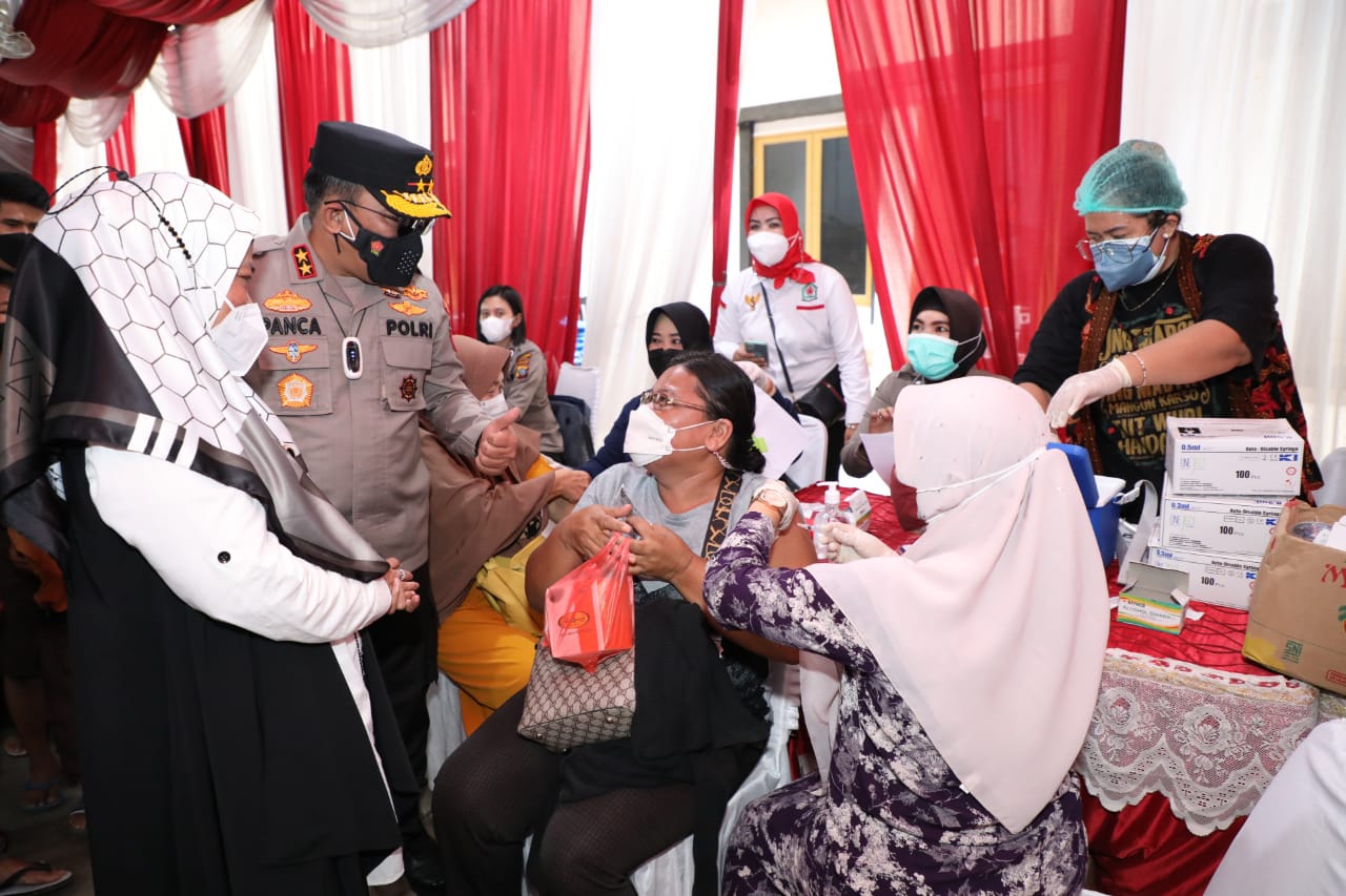Dukung Akselerasi Vaksinasi, Kapolda Sumut Ucapkan Terimakasih Kepada Hj Bunda Indah