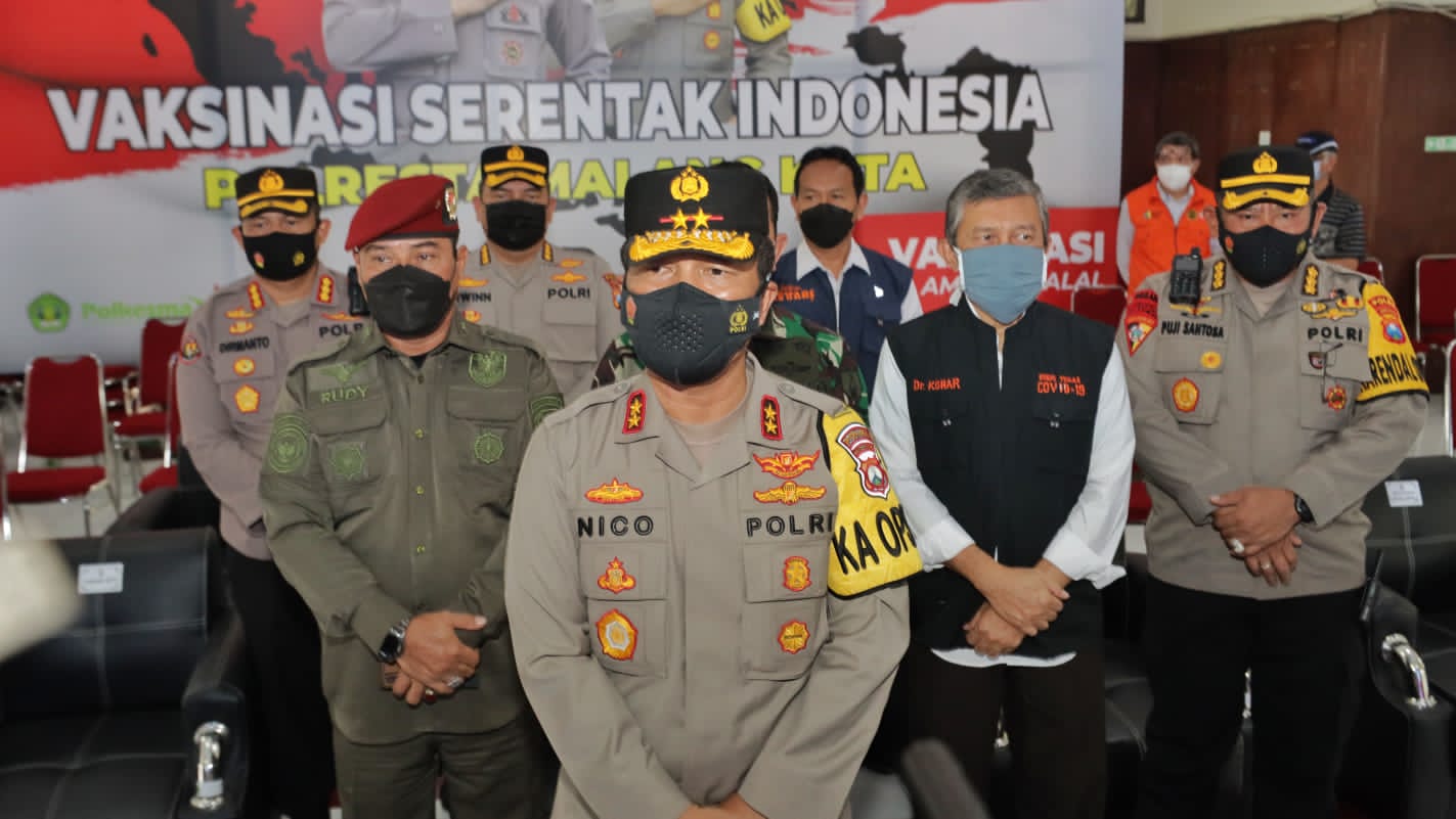 Gelaran 40.345 Dosis Vaksin serentak di 61 titik di jatim, Kapolda Jatim Cek Vaksinasi di Malang