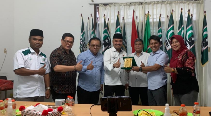 Ngobrol Santai KAHMI Sumut dengan Ketua PWI: Publik Butuh Pemikiran Alumni HMI