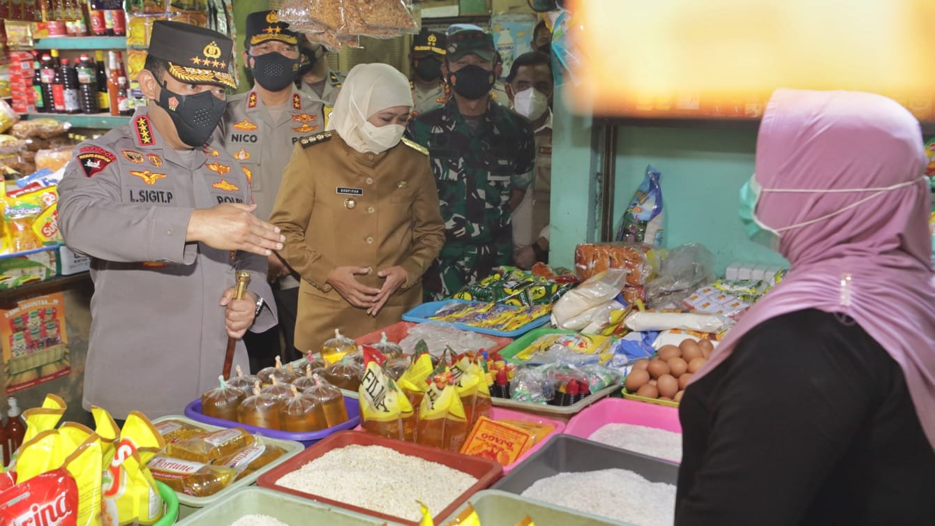 Kapolri dan Forkopimda Jatim Sambangi Pasar Wonokromo dan Pabrik Minyak Goreng di Surabaya