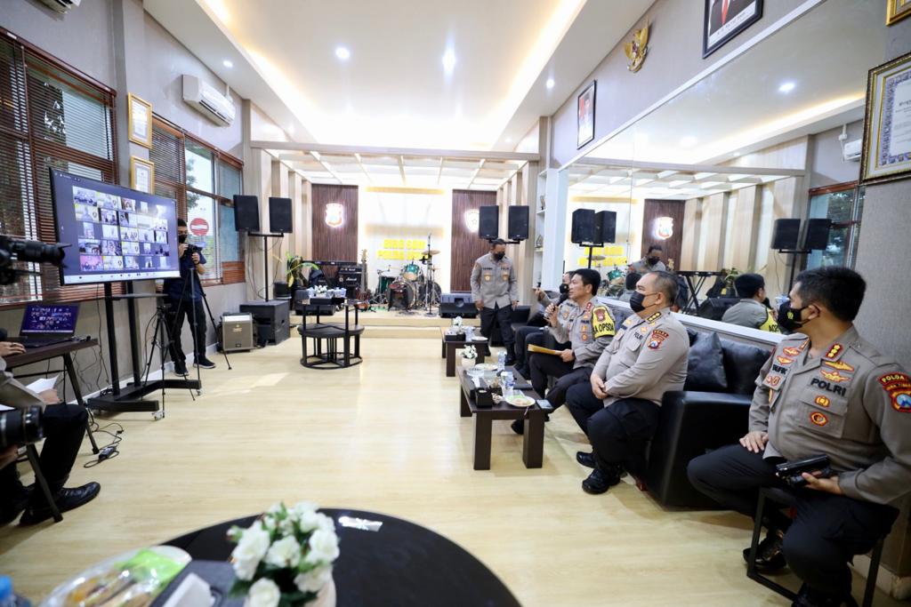 Kapolda Jatim Semangati Anggotanya Terpapar Covid-19