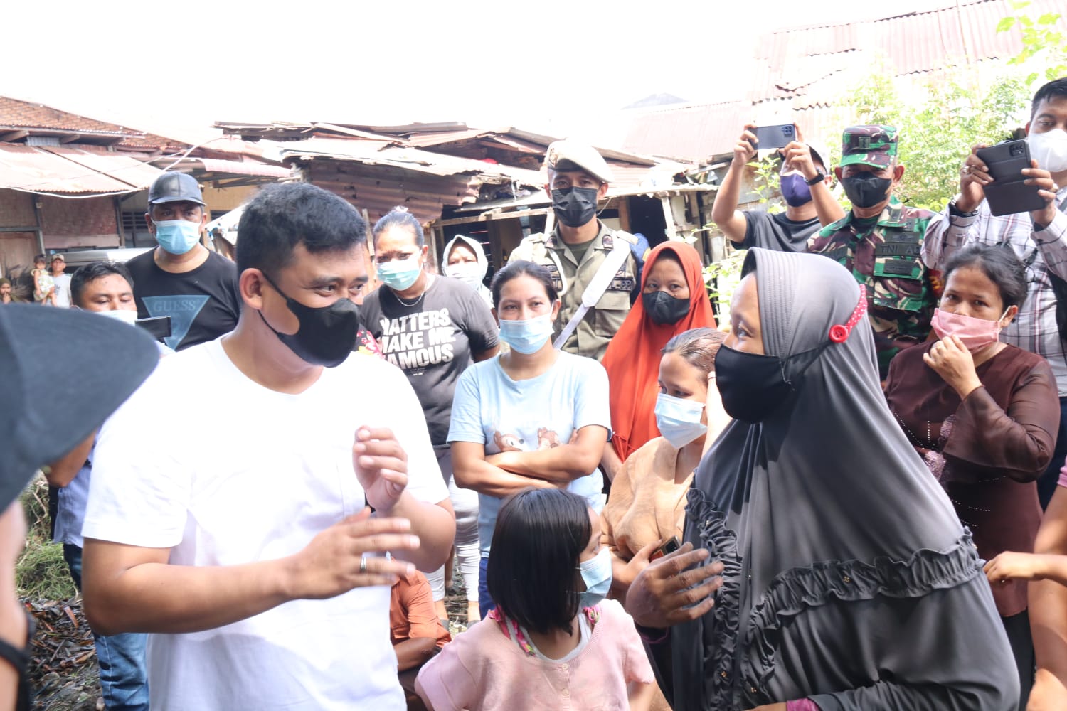 Tidak Hanya Tegas Atas Pejabatnya, Bobby Nasution Pimpin Gotong Royong Bersihkan Sungai & Cari Akar Masalah Banjir