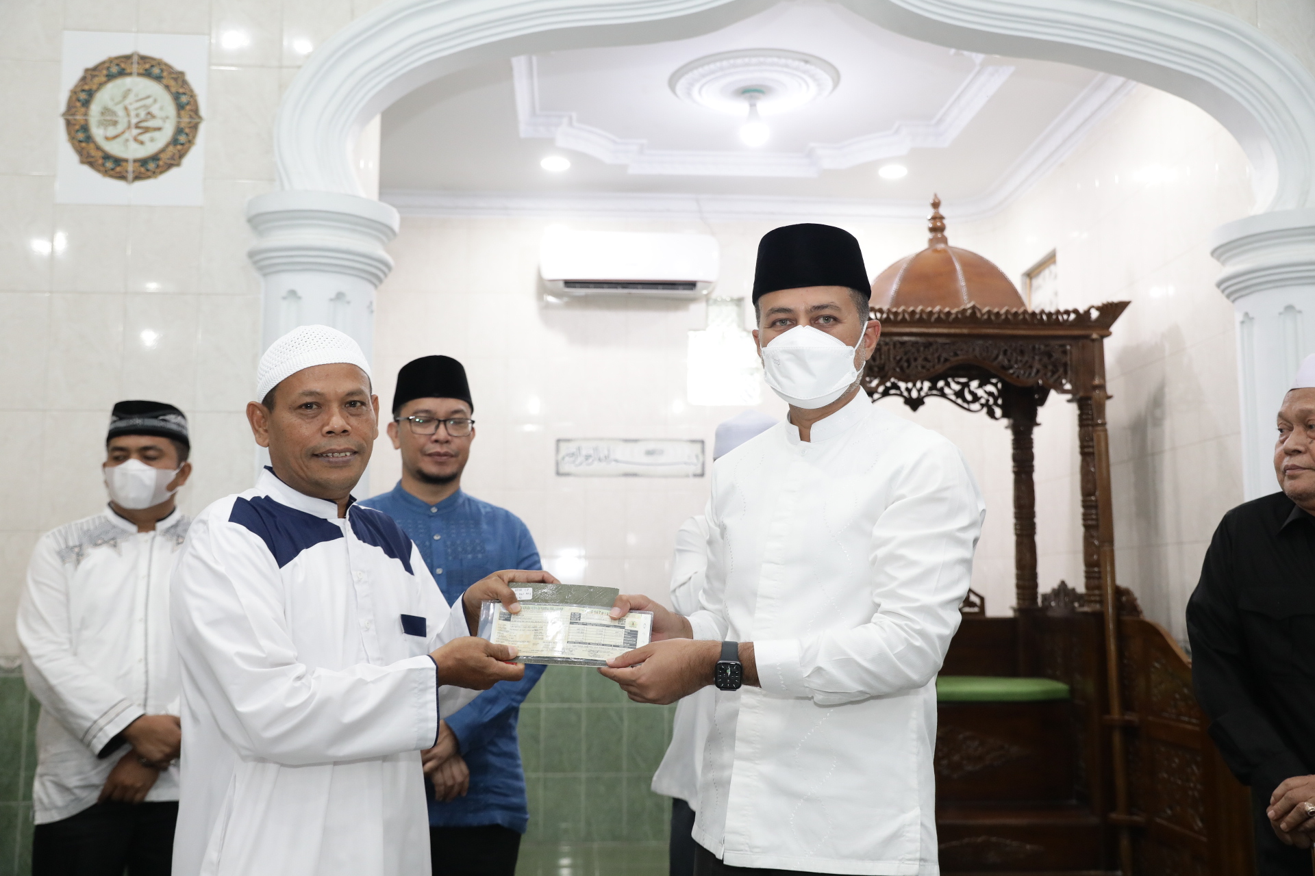 YHA Serahkan 1 Mobil Jenazah ke BKM Al Istiqomah,  Musa Rajekshah: Waktunya Melayani yang Membutuhkan