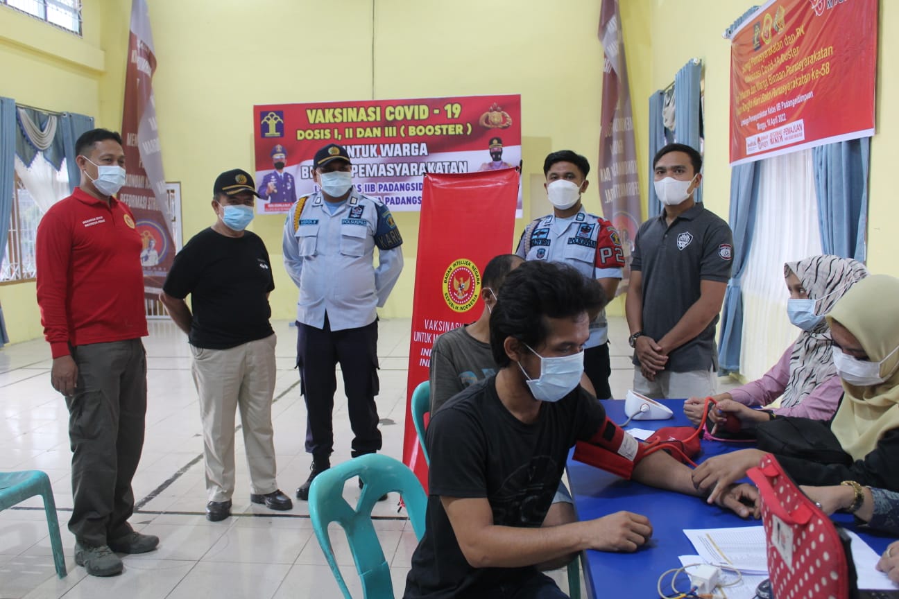 Menyambut Hari Bhakti Pemasyarakatan Ke-58, Lapas Kelas IIB Padang Sidempuan Kanwil Kemenkumham Sumut Bersama BIN Sukses Vaksinasi WBP