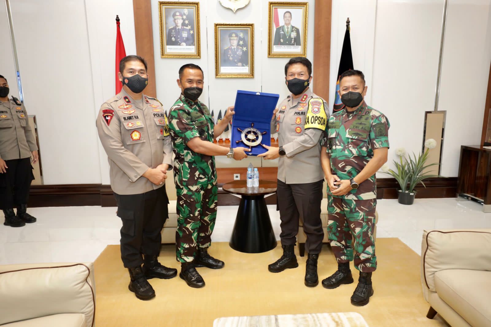 Tingkatkan Sinergitas TNI Polri, Kapolda Jatim sambut Kunjungan Kehormatan Dankodiklatal