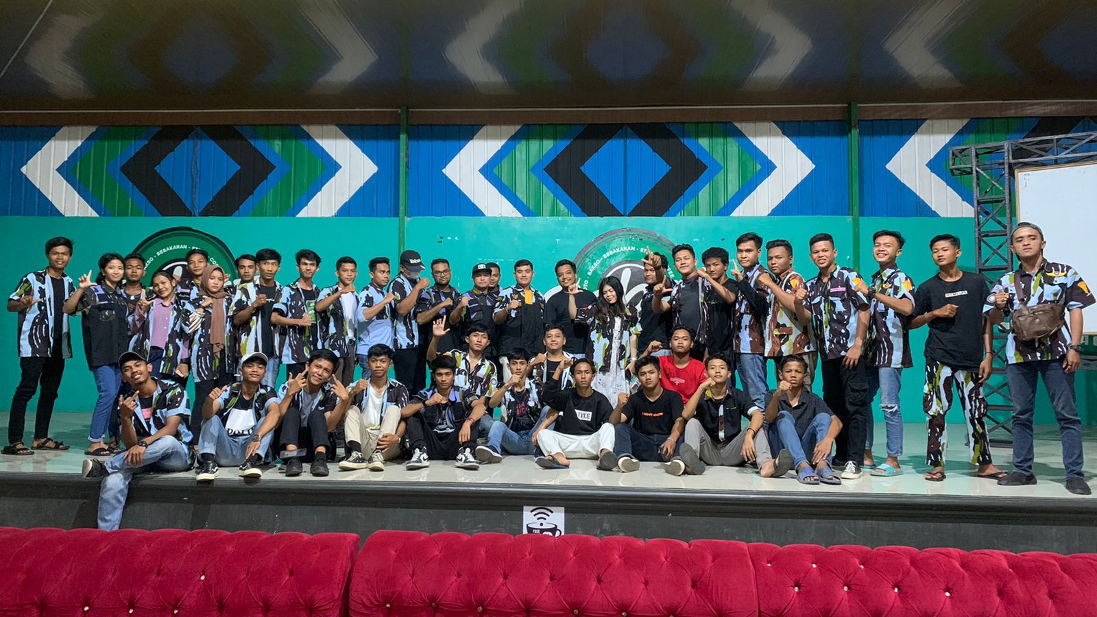 DPD Sapma IPK Kabupaten Langkat Berbagi Takjil di Bundaran Lampu Merah Simpang Bupati Langkat