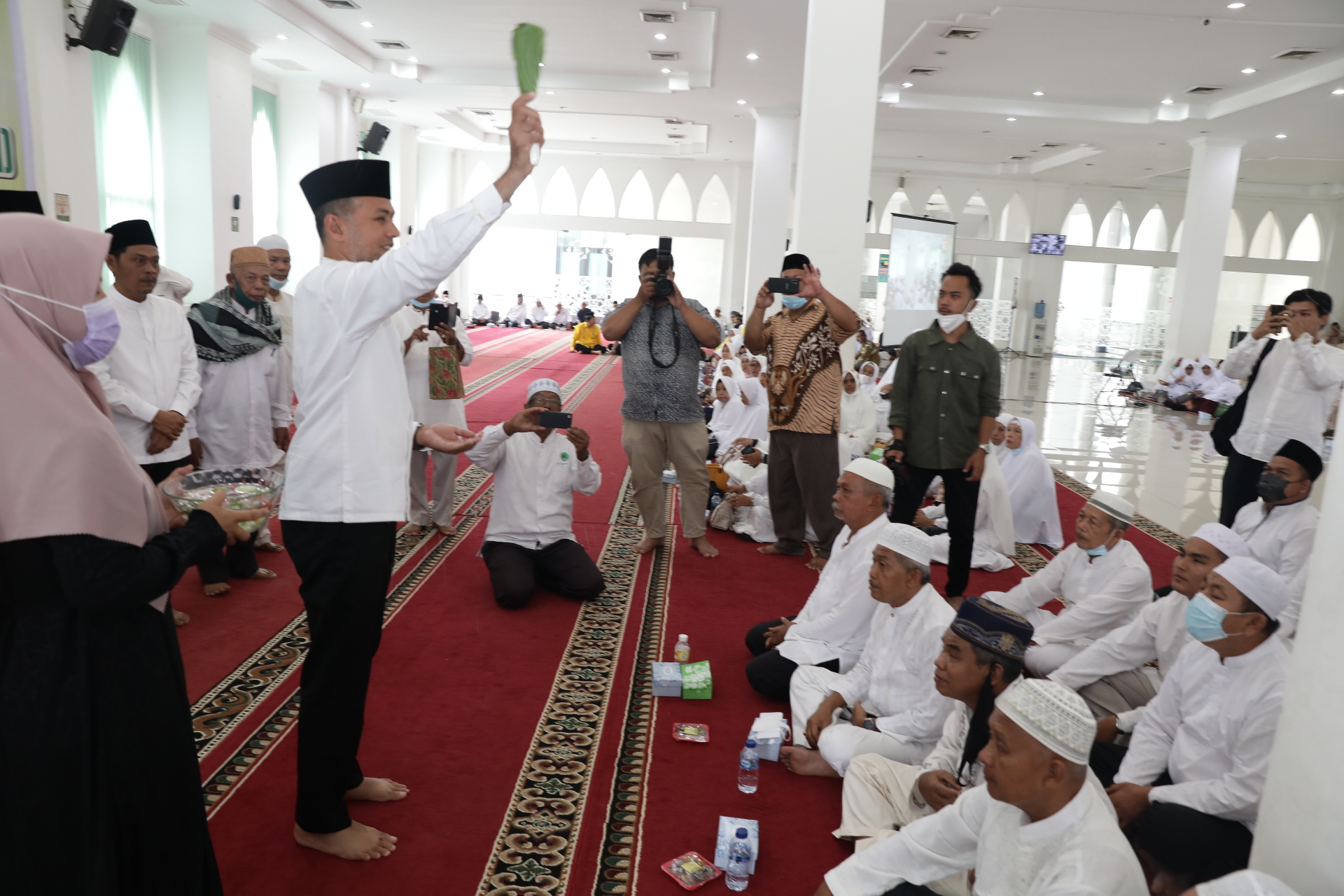 Halalbihalal IPHI Sumut,  Musa Rajekshah Menepungtawari Calon Haji Tebingtinggi