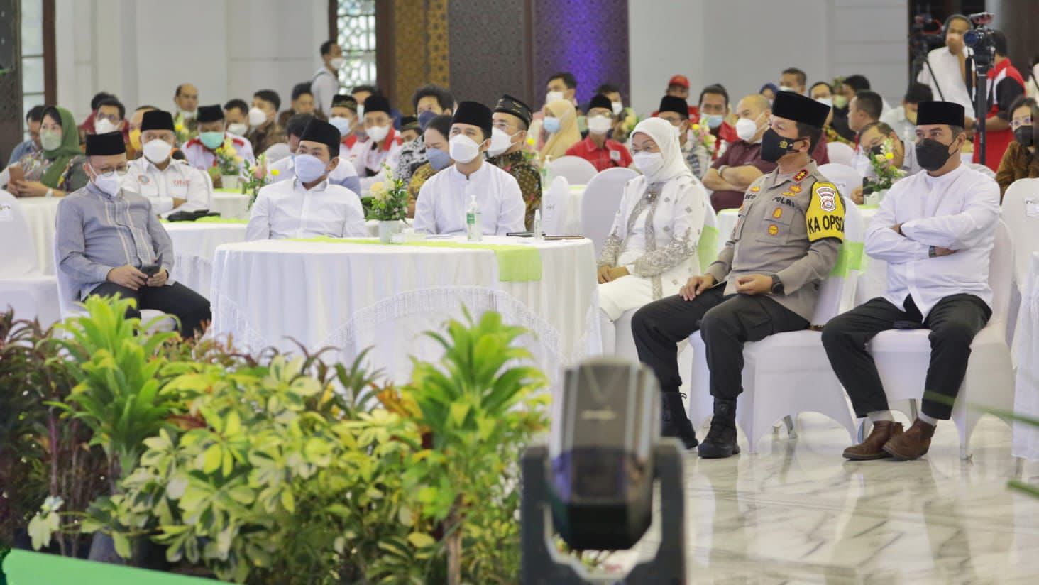 Hari Buruh Internasional 2022 Tingkat Nasional, Doa Bersama Buruh di Masjid Al Akbar Surabaya