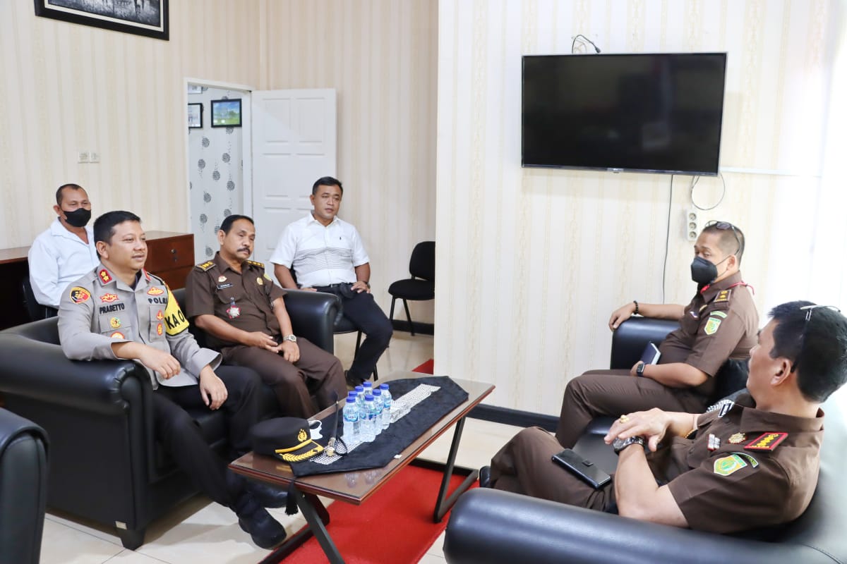 Dalam Rangka Silaturrahmi dan Sinergitas,  Kapolres AKBP Dwi Prasetyo Wibowo, S.IK Kunjungi Kantor Kejari Kota P.Sidempuan 