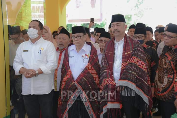 Walikota Irsan Efendi Nasution Hadiri Pelantikan Kepengurusan IKANAS Tabagsel