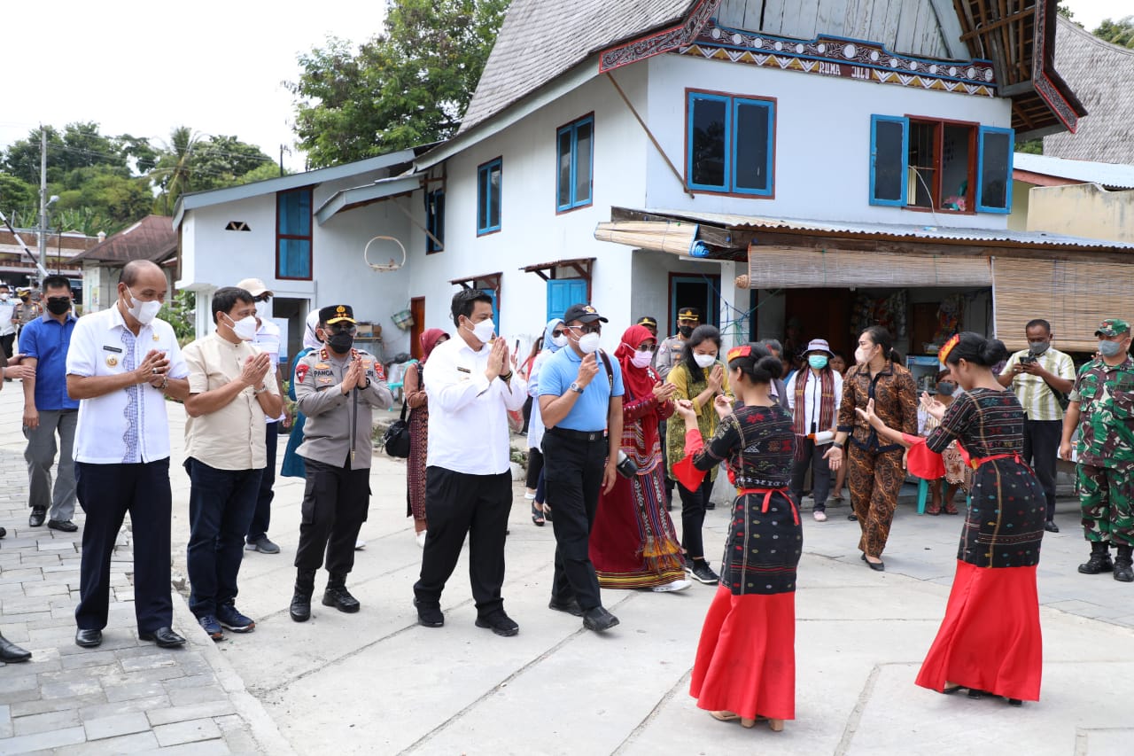 Kunjungi Kampung Ulos Hutaraja, Kabaharkam Polri: Kita Jaga Warisan Budaya