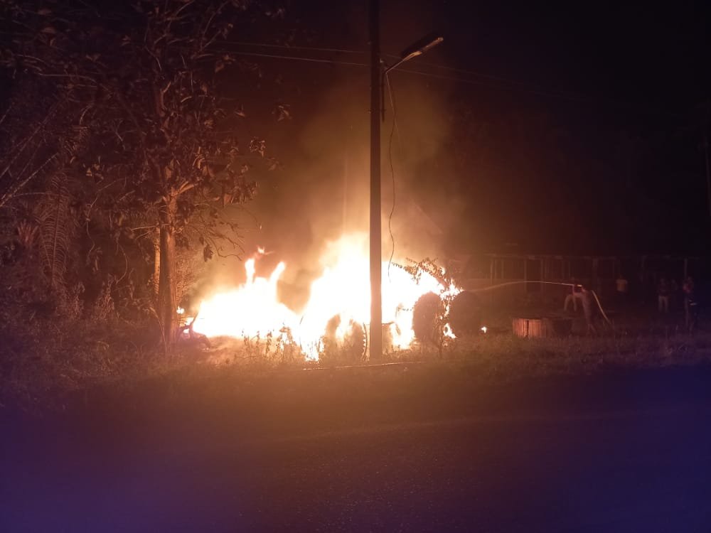 Kabel Fiber Optik Telkom Terbakar Di Desa Kampung Sawah Natal