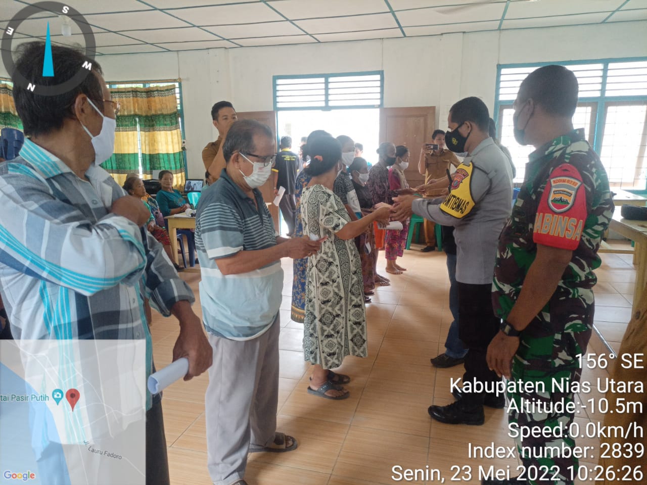 Bhabinkamtibmas Polsek Lahewa monitoring penyaluran BLT-DD