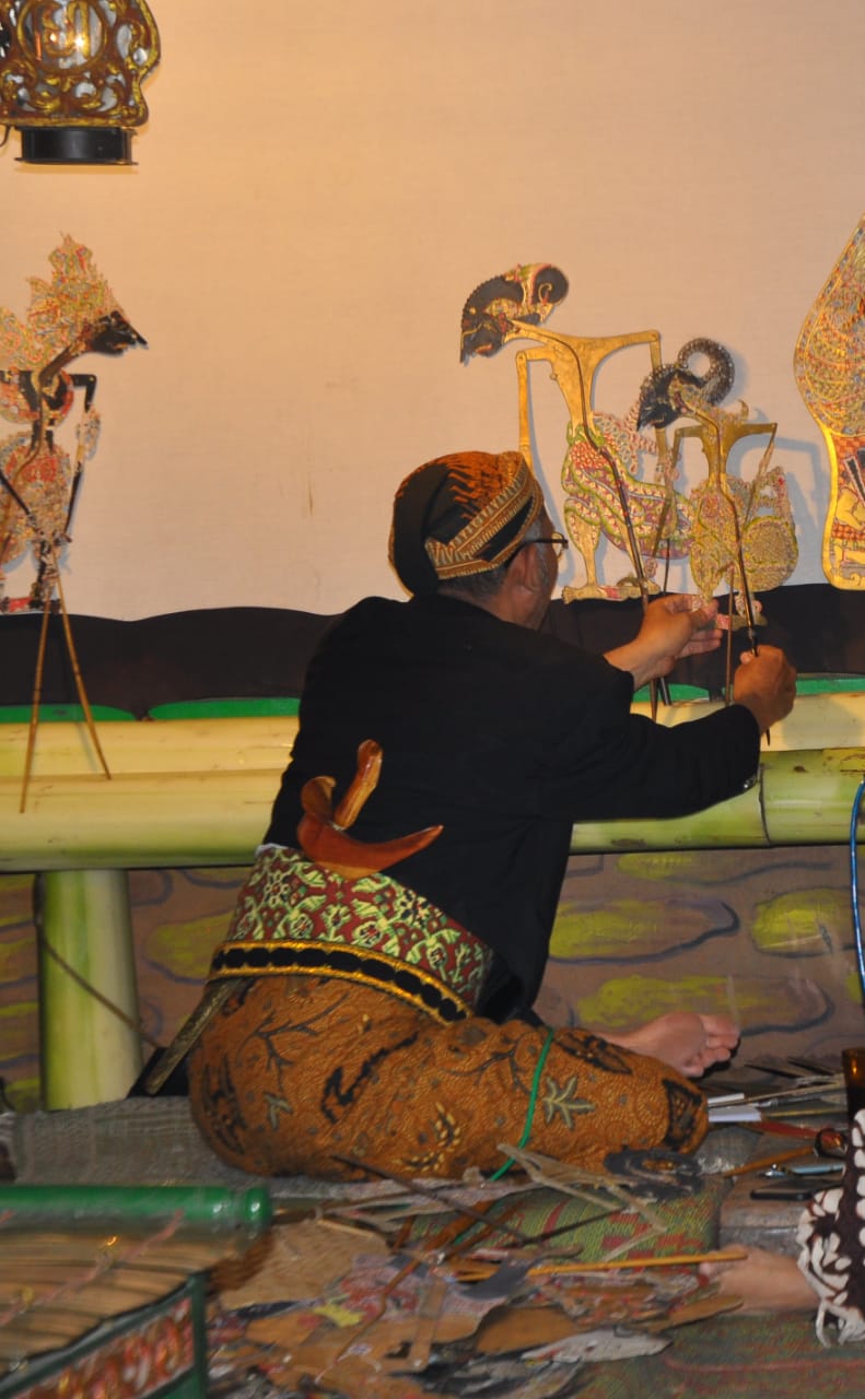 Pagelaran wayang lakon BABAD BANYUMAS
