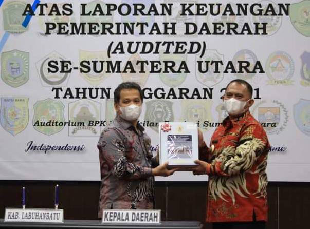 BPK-RI Perwakilan Provinsi Sumut Serahkan Laporan Hasil Pemeriksaan Keuangan Kabupaten Labuhanbatu TA 2021