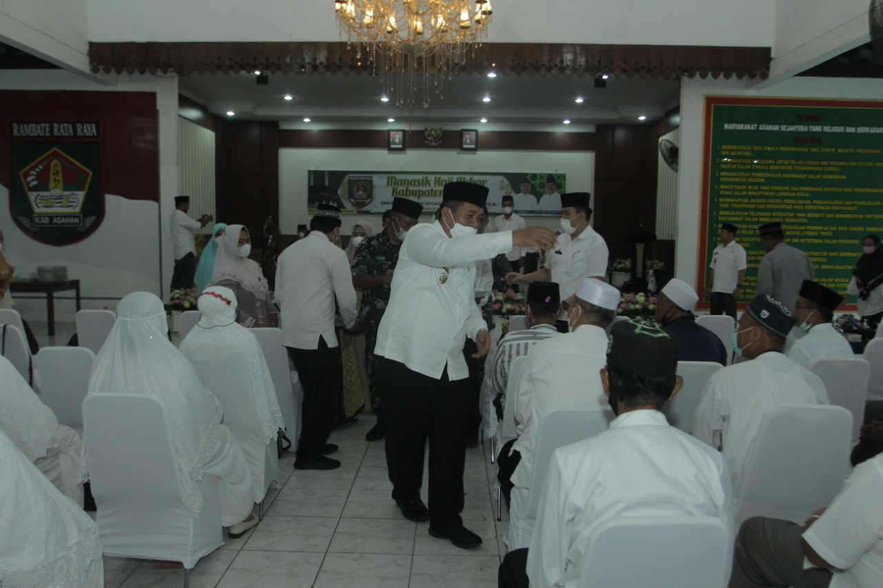 Wakil Bupati Upah Upah 156 Jemaah Calon Haji Kabupaten Asahan