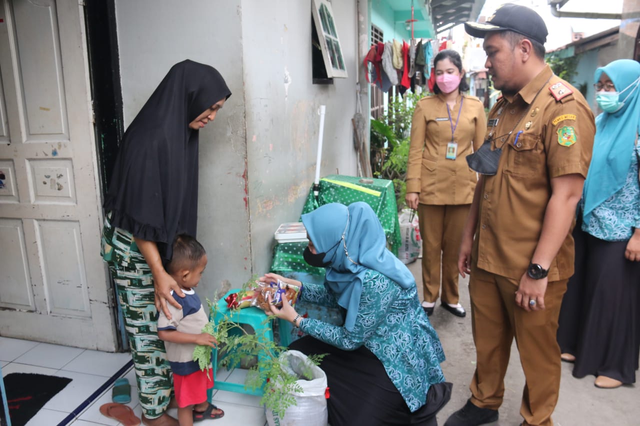 Cegah Stunting, Lurah Polonia Ajak Warga Konsumsi Daun Kelor