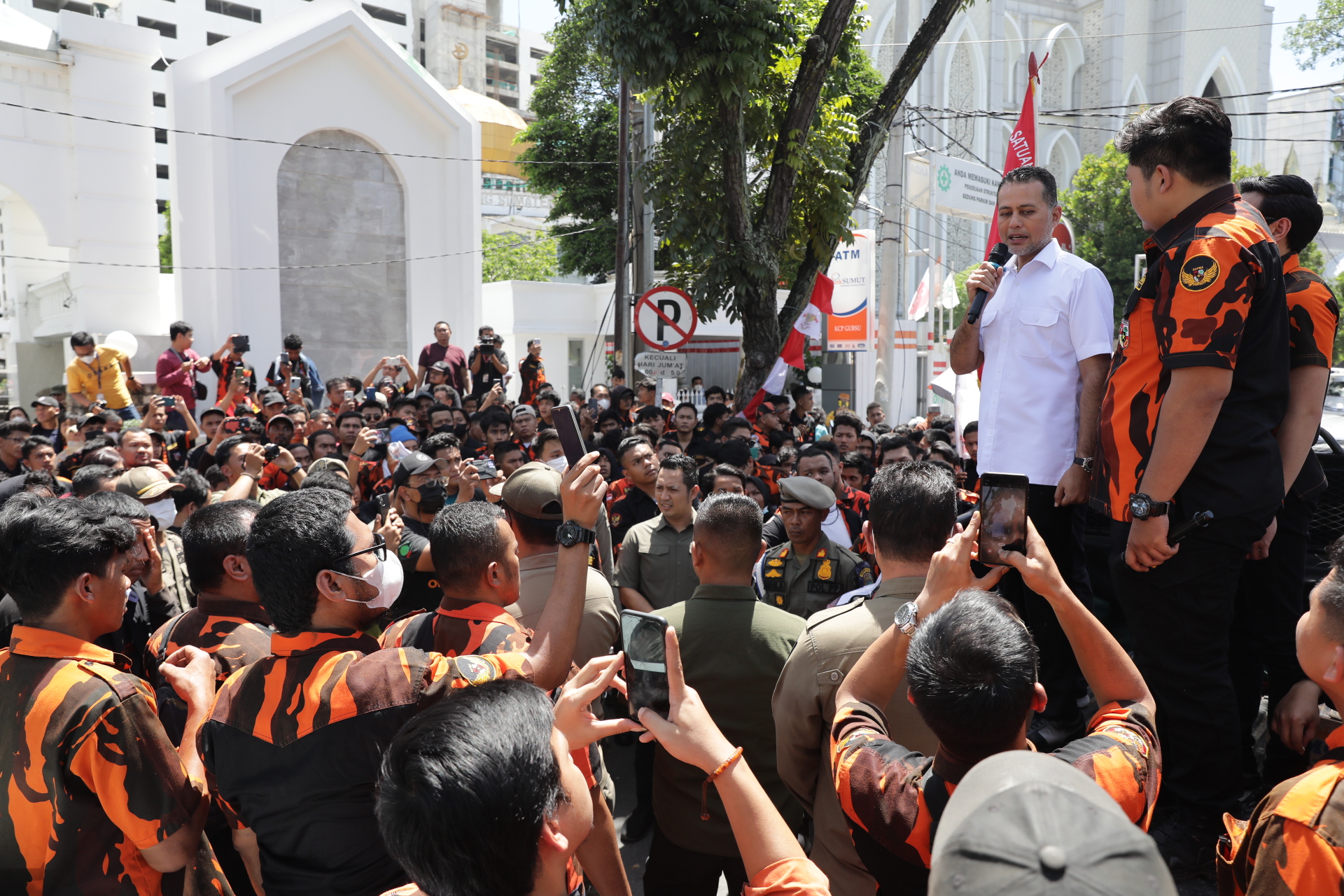 Tanggapi Tuntutan Massa Soal Holywings, Musa Rajekshah Minta Masyarakat Bersabar