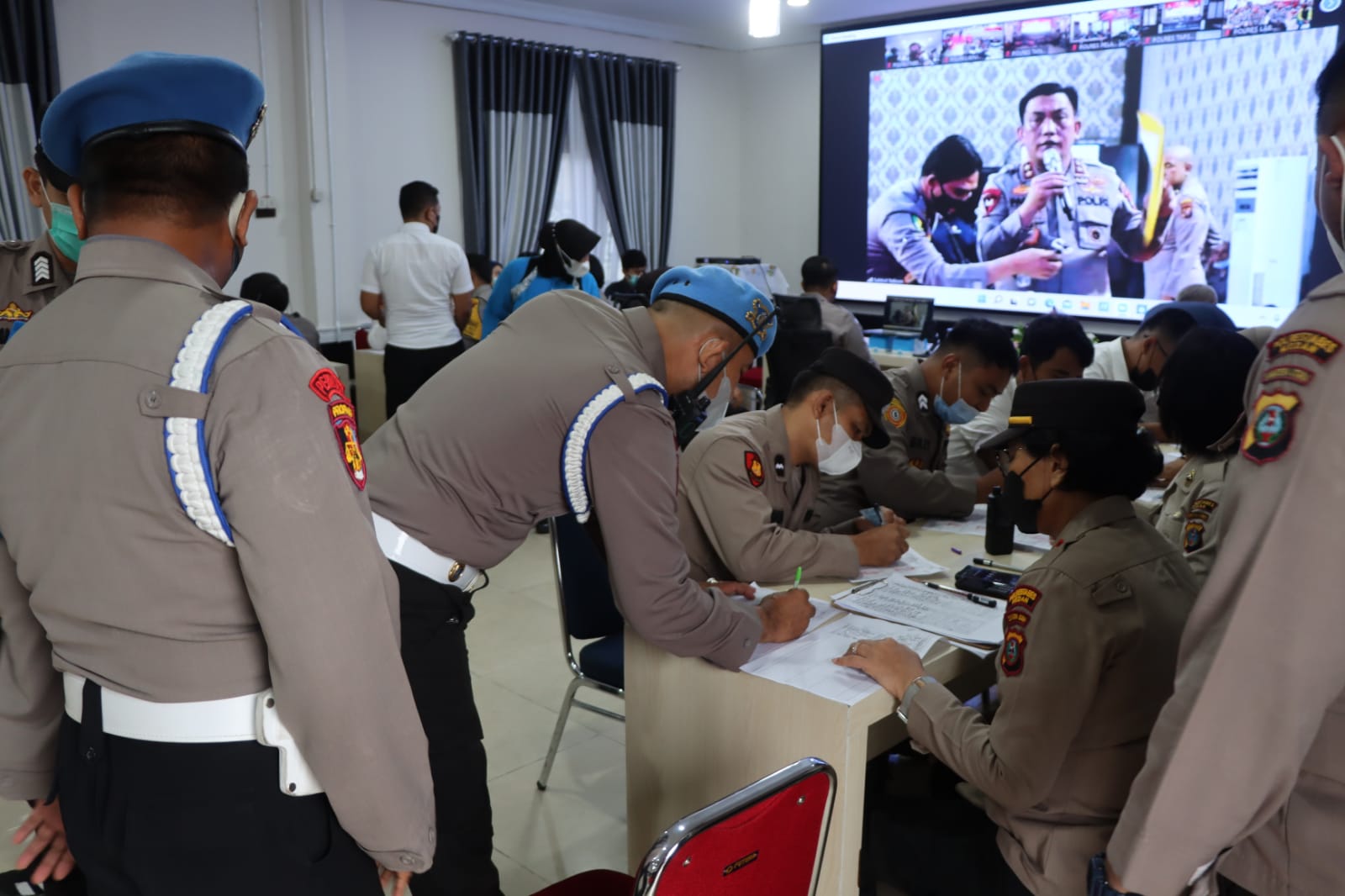 Jelang HUT Bhayangkara ke-76, Polrestsbes Medan Gelar Donor Darah