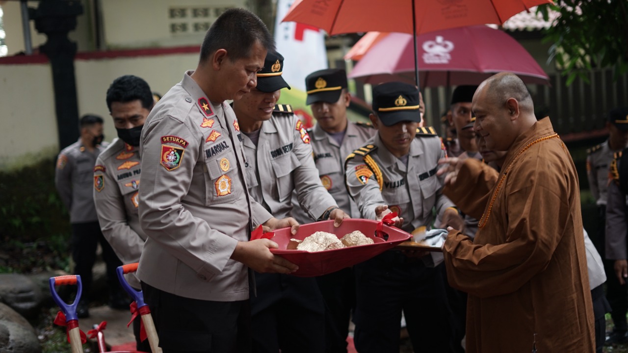Perayaan Galungan dan Kuningan di Setukpa Lemdiklat Polri Ditandai dengan Peletakan Batu Pertama Pembangunan Vihara