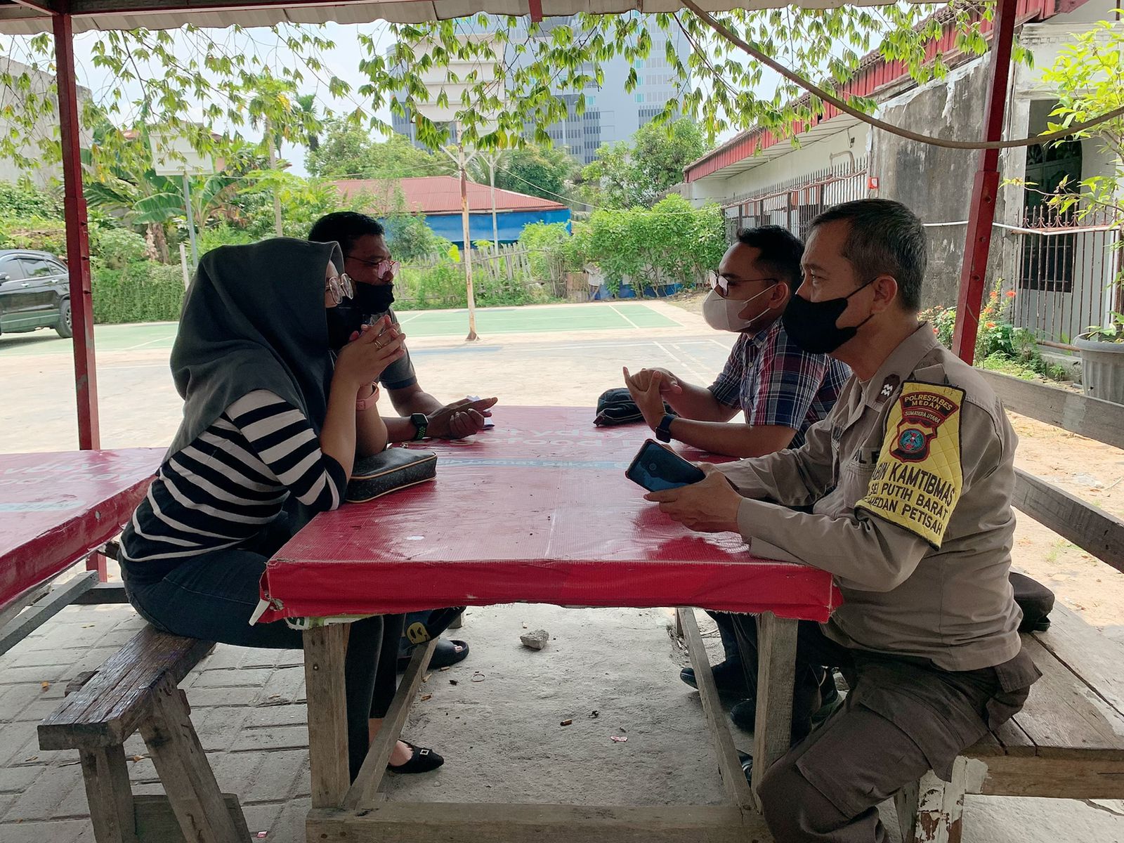 Bhabinkamtimas Polsek Medan Baru Aiptu Nurdin Kaban Ajak Warga Binaanya Jaga Kamtibmas
