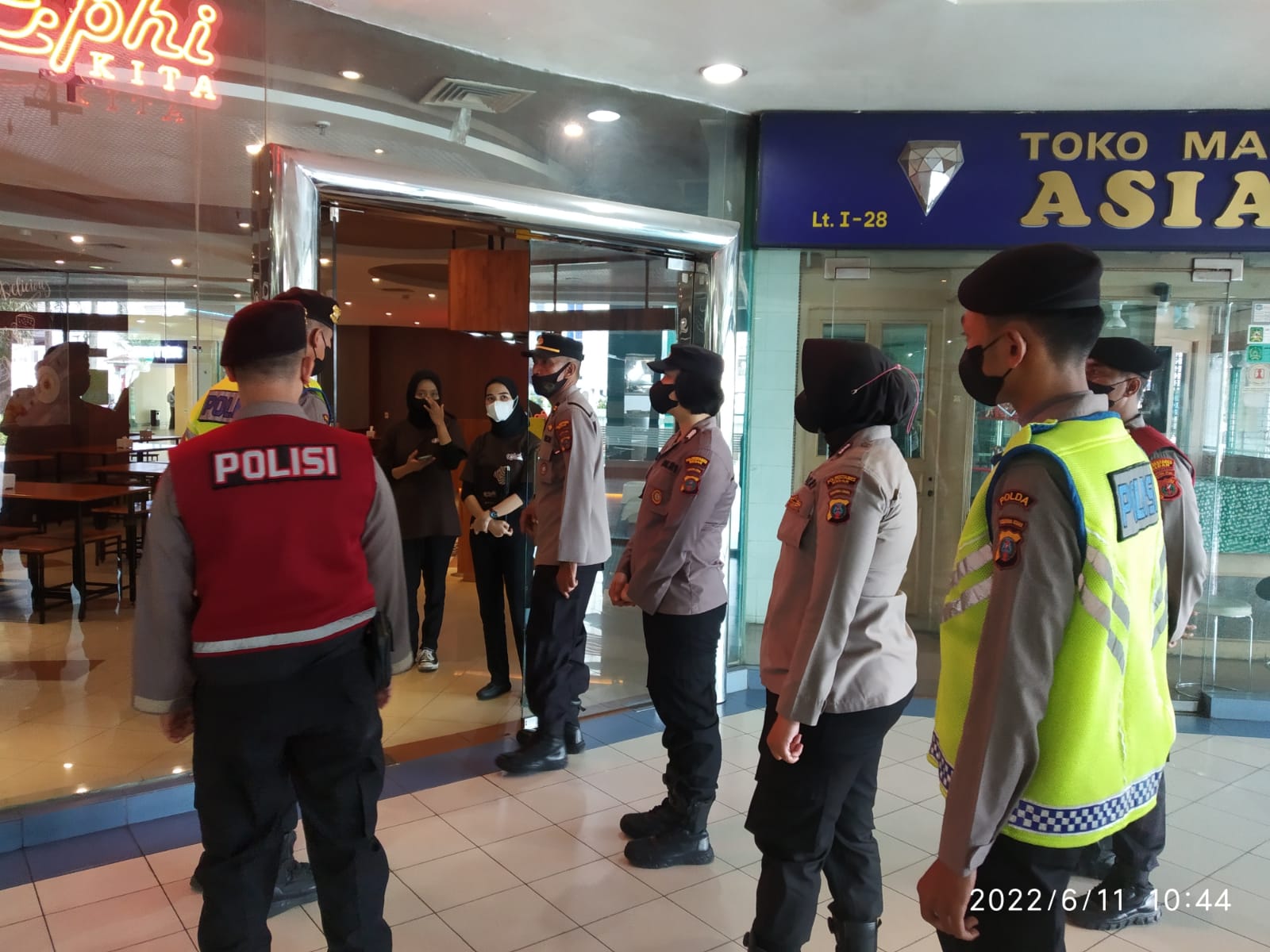 Tim Gabungan Gelar Ops Yustisi di Medan Mall Jalan MT Haryono