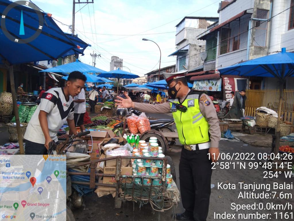 Satlantas Polres Tanjungbalai Laksanakan Gatur Lalin dan Penertiban Parkir Serta PKL yang Memakai Badan Jalan