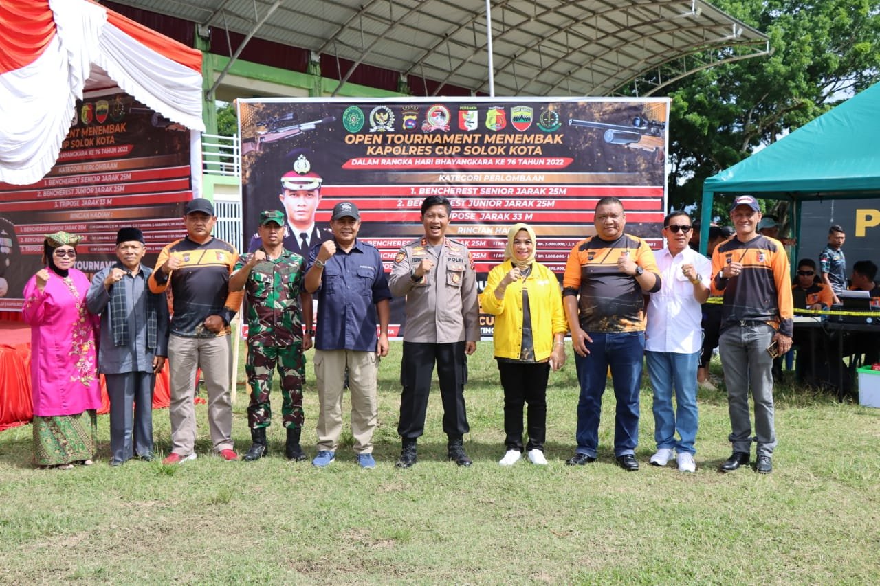 Dalam Rangka Hari Bhayangkara ke-76 Kapolres Solok Kota Buka Tournamen Menembak Kapolres Cup