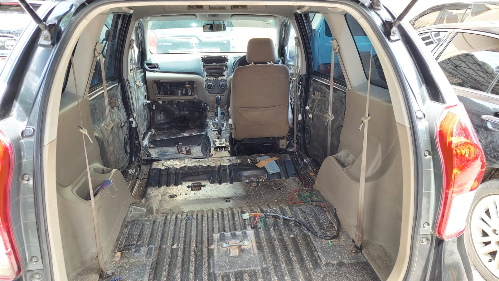 Aneh!! Lelang 44 Aset Negara Mobil Dinas di Pemko Sibolga, Ada Kendaraan Onderdil Mobil Sudah Hilang