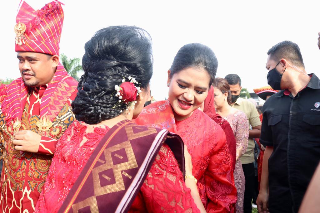 Perayaan Merdang Merdem, Bobby Nasution Beri Penghargaan Guru Patimpus Sembiring Pelawi Award kepada Tokoh-tokoh Karo