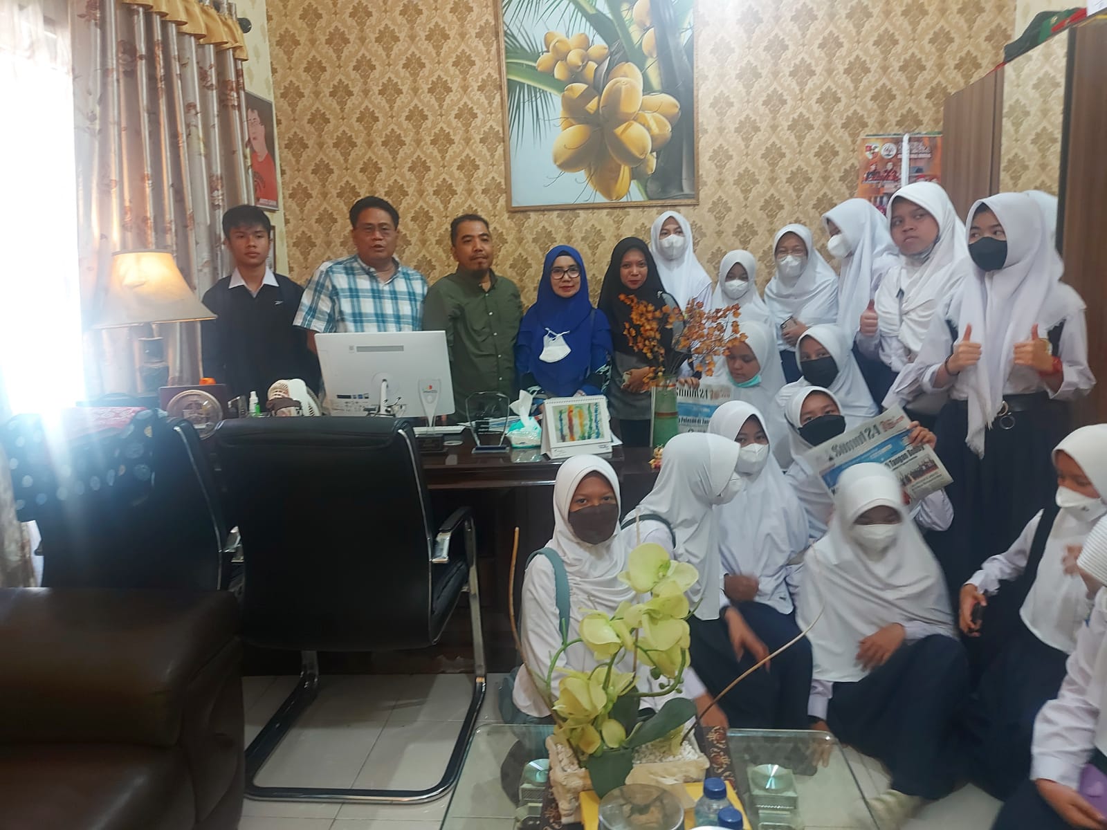 CEO Sumut24 Group Rianto SH: Belajar Jurnalistik Bisa Dimulai Sejak Dini Puluhan, Siswa SMP Harapan Medan Berkunjung ke Redaksi Sumut24