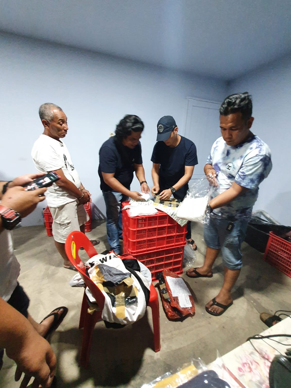 Polrestabes Medan Gagalkan Pengiriman Paket Pakaian Berisi 1 Kg Sabu