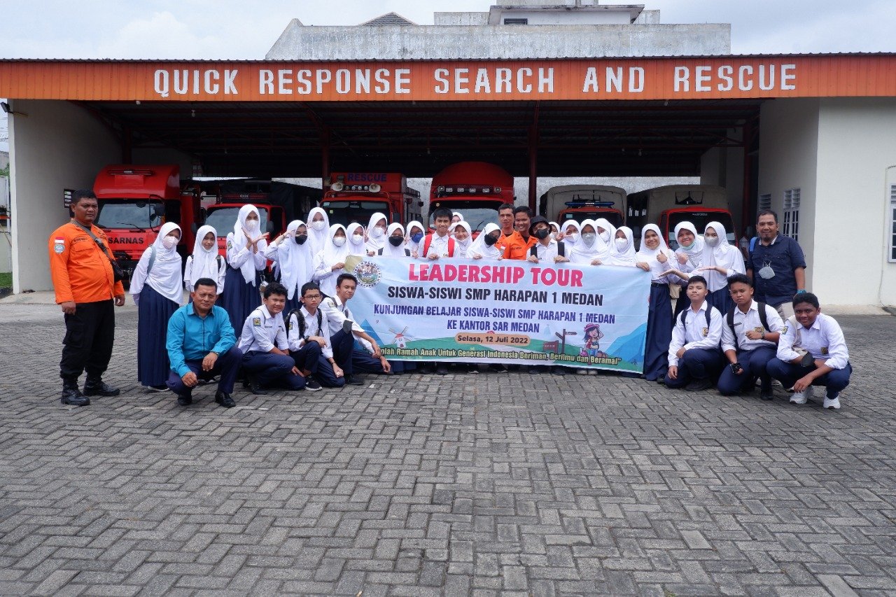 Rombongan Siswa-Siswi SMP Harapan 1 Medan Gelar Leadership Tour ke Kantor SAR Medan