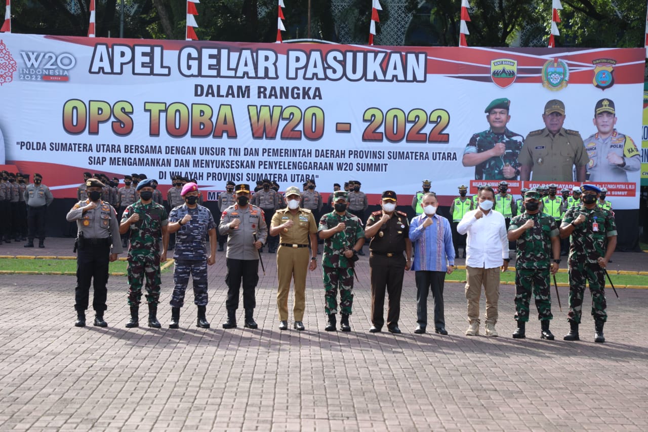 Kapolda Sumut dan Gubernur Sumut apel Gelar Pasukan OPS Toba W20