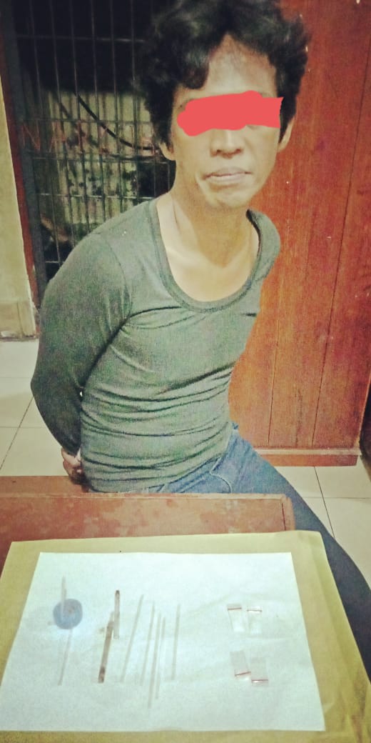 Miliki Sabu, Warga Kelurahan Kantin diringkus Timsus Reskrim Polsek Hutaimbaru di Rumahnya.