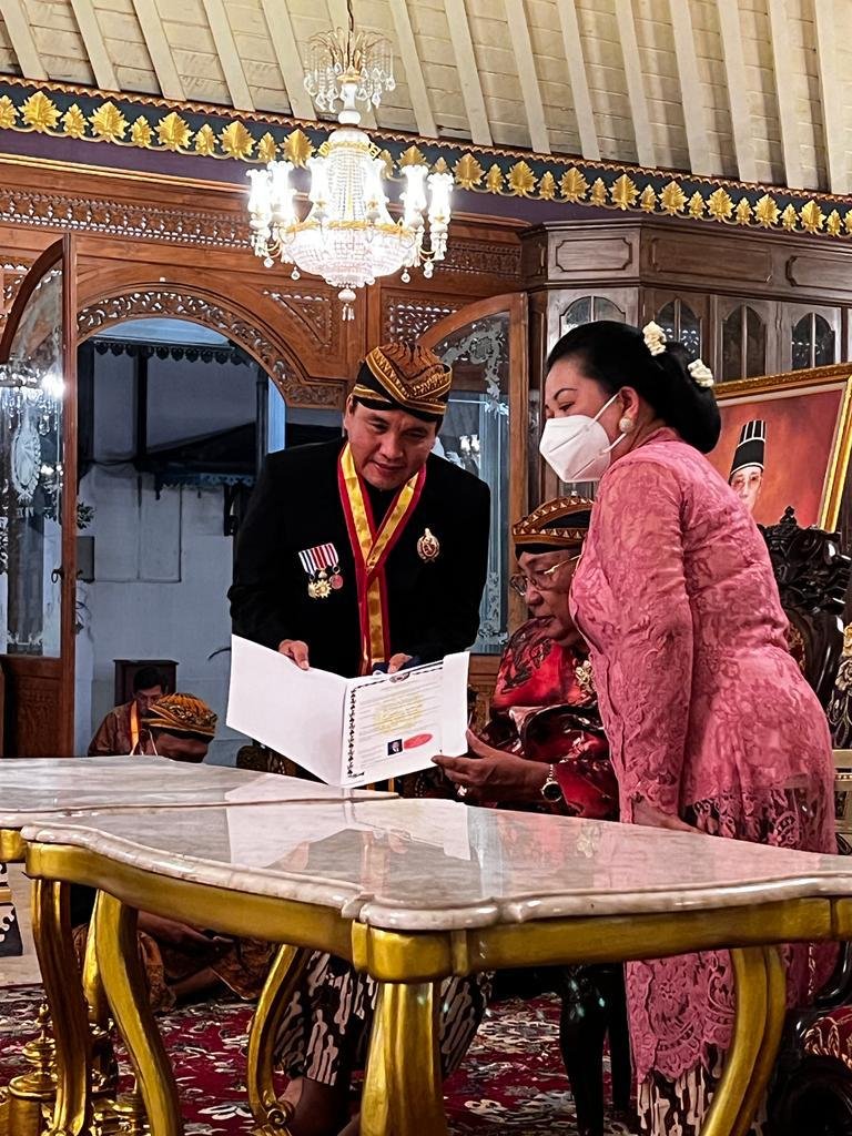 Ketua Komjak Peroleh Gelar Kehormatan Dari Keraton Surakarta