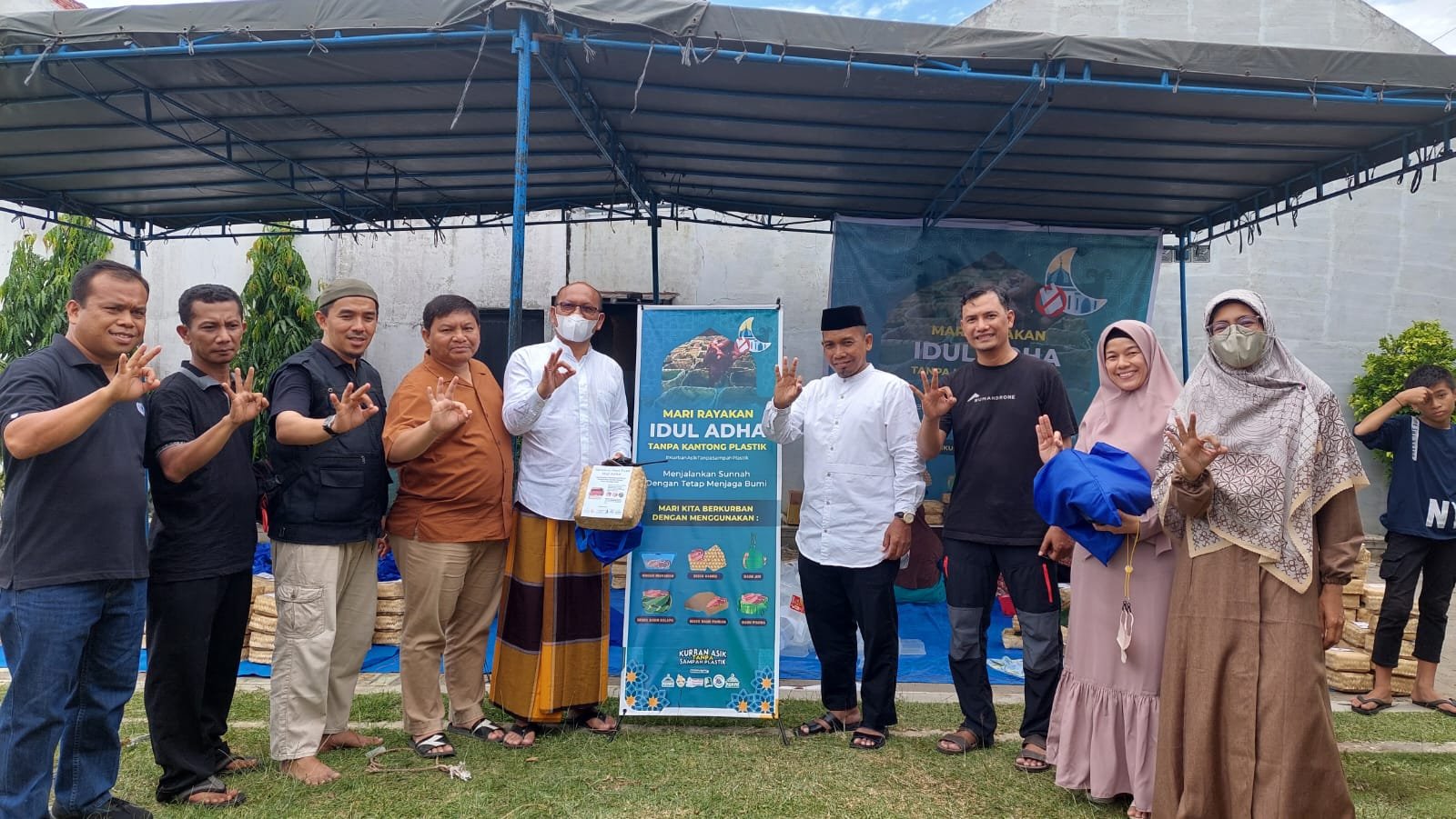 Wako Solok Serahkan Paket Bantuan Budidaya Ikan Sistem Bioflok