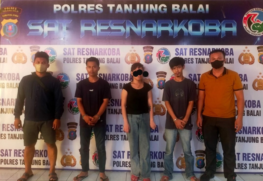 Satres Narkoba Polres Tanjung Balai Bekuk Dua Pria dan Seorang Wanita Usai Transaksi Pil Ekstasi di Sebuah Hotel