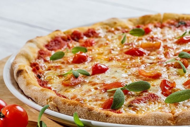 Hem, Nikmatnya Sarapan Pagi dengan Pizza Rumahan Rasa Restoran