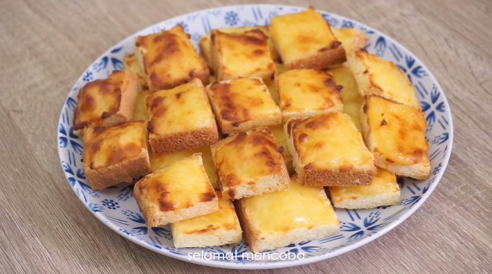 Hem, Nikmatnya Sarapan Pagi dengan Roti Panggang Susu Keju