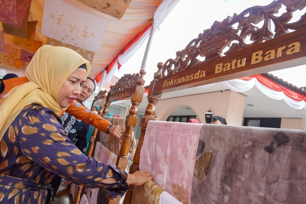 Sri Ayu Mihari Apresiasi Perkembangan Produk UMKM di Batubara