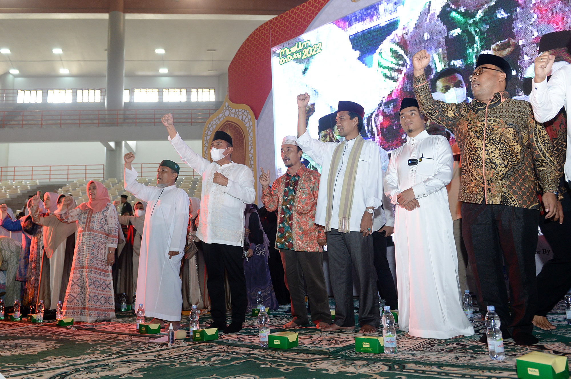 Edy Rahmayadi, UAS dan Ribuan Pengunjung  Kompak Nyanyikan Lagu “Seribu Mujahid”