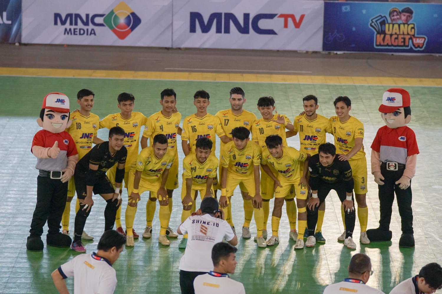 Cosmo JNE Libas Vamos dan Giga FC di GOR Serbaguna Medan