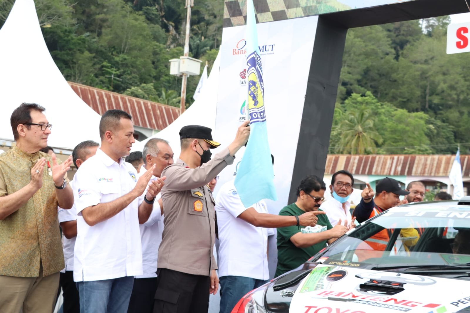 Wakapolda Sumut Hadiri Pembukaan Kejuaraan Nasional Danau Toba Rally 2022