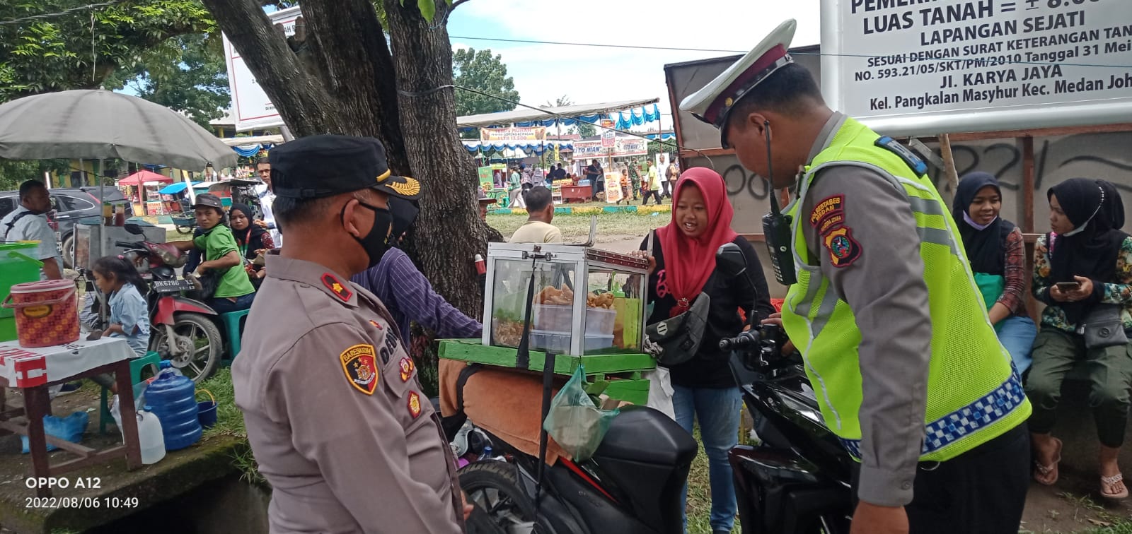 Bantu PKL, Ini Yang di Lakukan Kapolsek Deli Tua