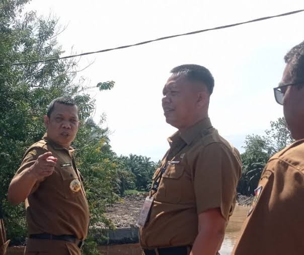 Kolaborasi TMMD dengan Dinas PURR Proyek Pengeras Jalan Sukses