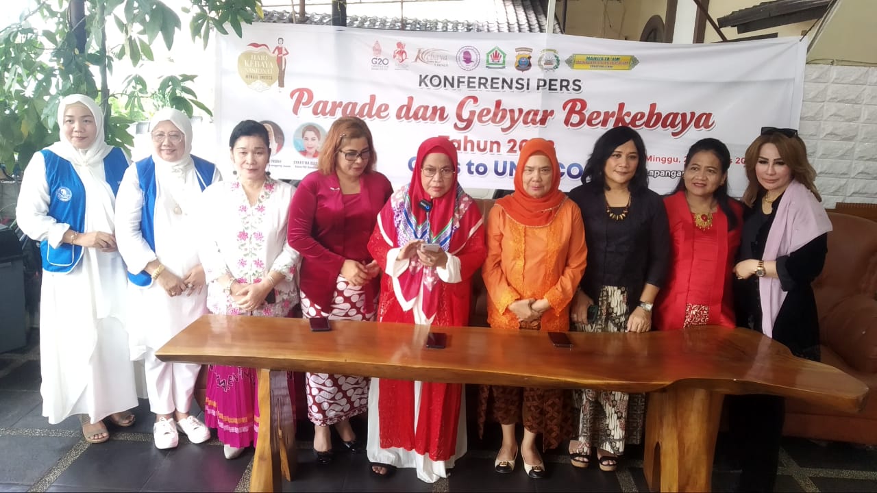 Parade dan Gebyar Berkebaya Dilapangan Benteng Medan, Bunda Indah  Mengajak dan Mendukung   Menuju UNESCO